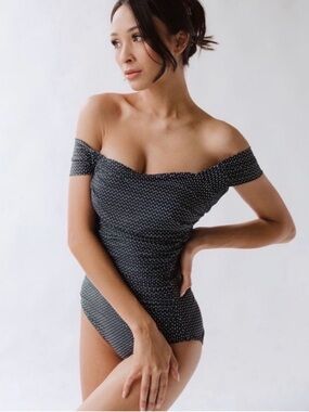 Albion Off Shoulder One Piece Swimsuit Ruched in midnight dash Black White M